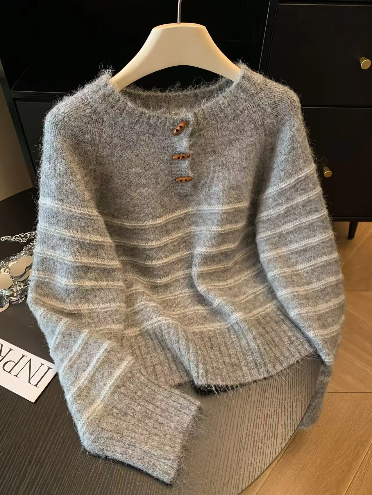 Autumn Winter Women's Striped  - Embroidery Knit ulasan dan harga
