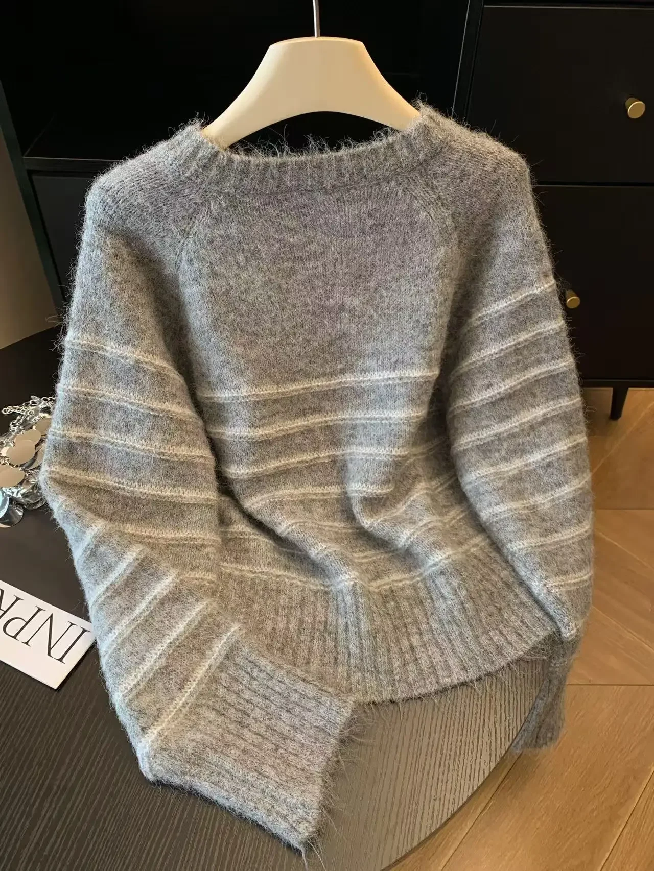 Autumn Winter Women's Striped  - Embroidery Knit ulasan dan harga