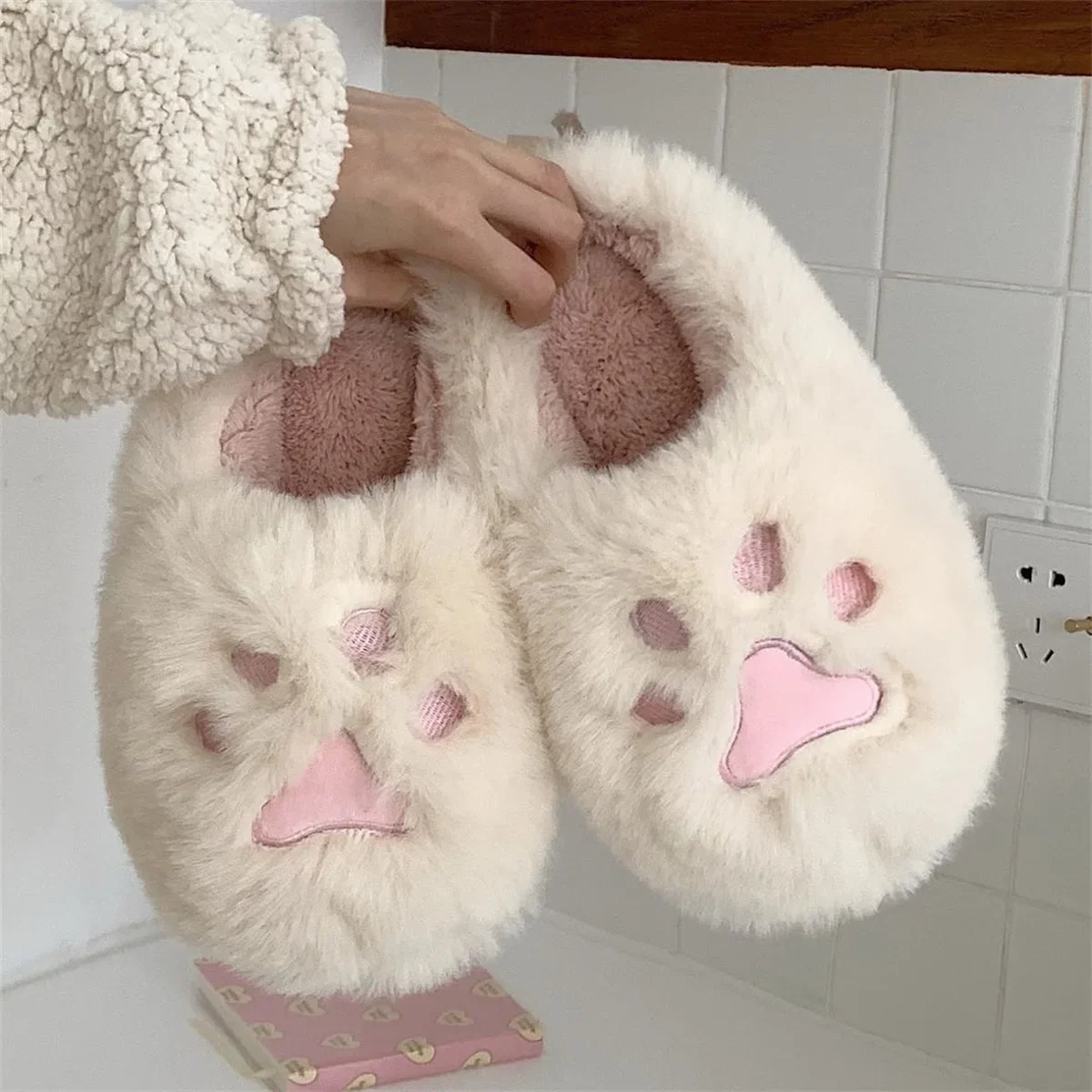 Women Kawaii Cat Claws Fluffy  - Embroidery Xmas ulasan dan harga