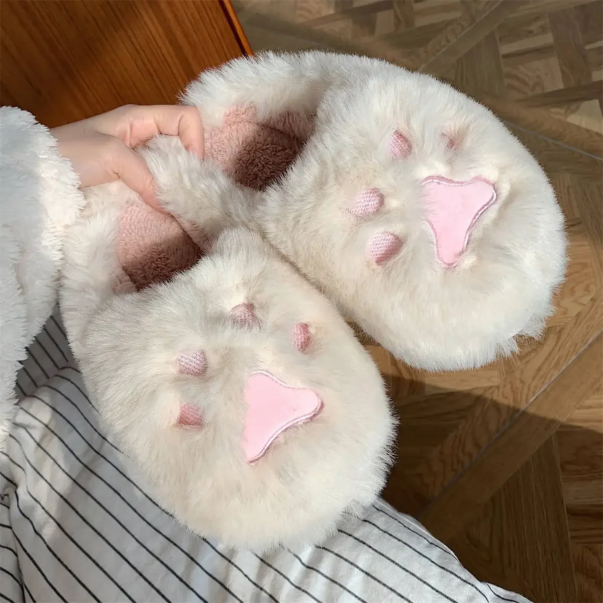 Women Kawaii Cat Claws Fluffy  - Embroidery Xmas ulasan dan harga