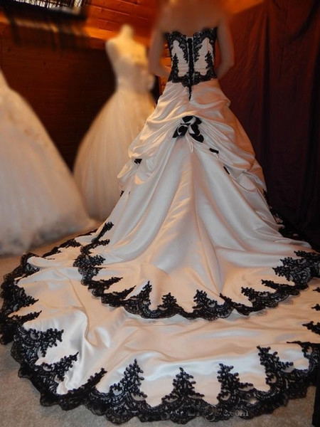 Vintage Wedding Dress Gothic B - Embroidery Gothic ulasan dan harga